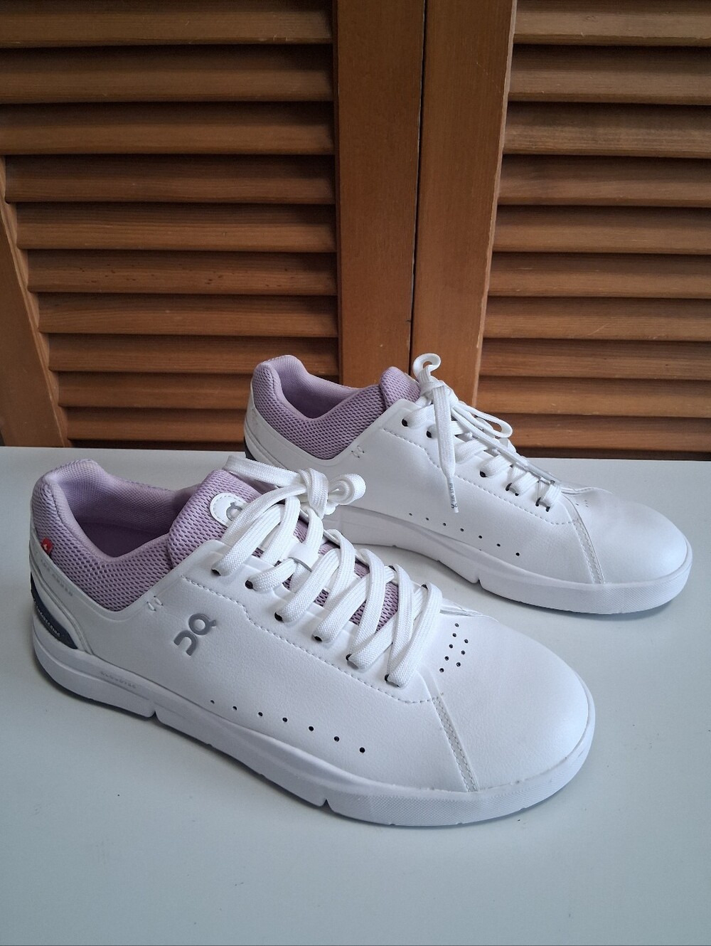 On The Roger Advantage Women's Sneaker * Size: 8 * NEW - Picture 2 of 8